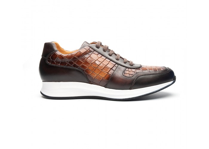 sneakers en cuir façon croco marron